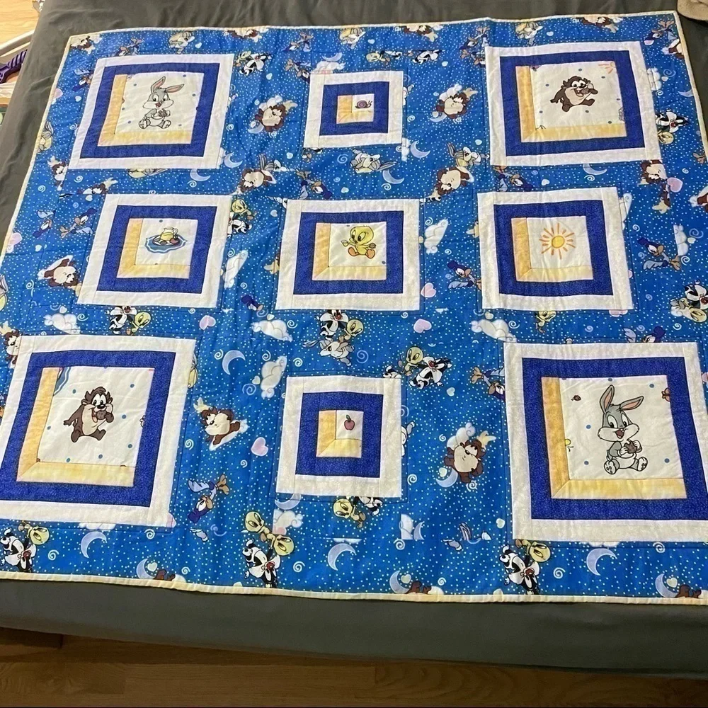 Vintage Looney Tunes Quilt Crib Blanket Taz Bugs Bunny Tweety Gender Neutral